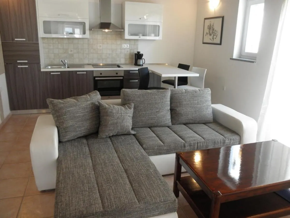 Apartment-Rooms Preka New Translation