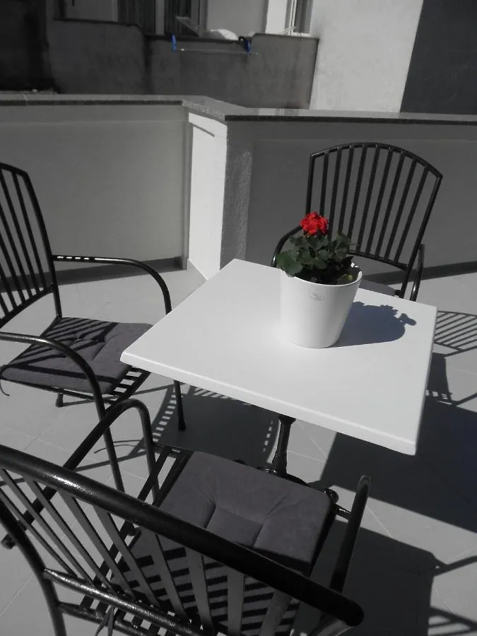 Apartment-Rooms Preka Palit 4*,