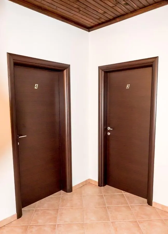 Apartment-Rooms Preka Palit 招待所