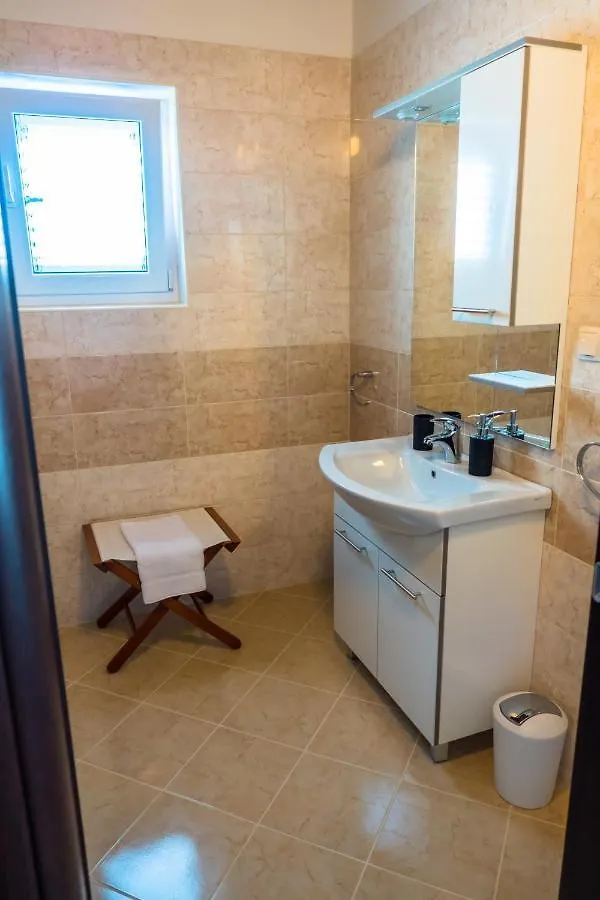 Apartment-Rooms Preka New Translation