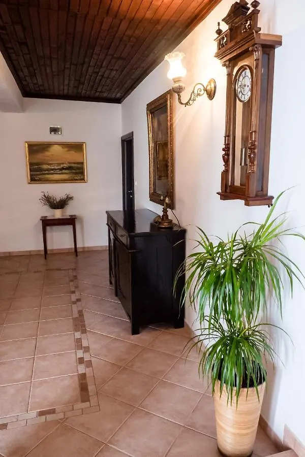 Apartment-Rooms Preka New Translation